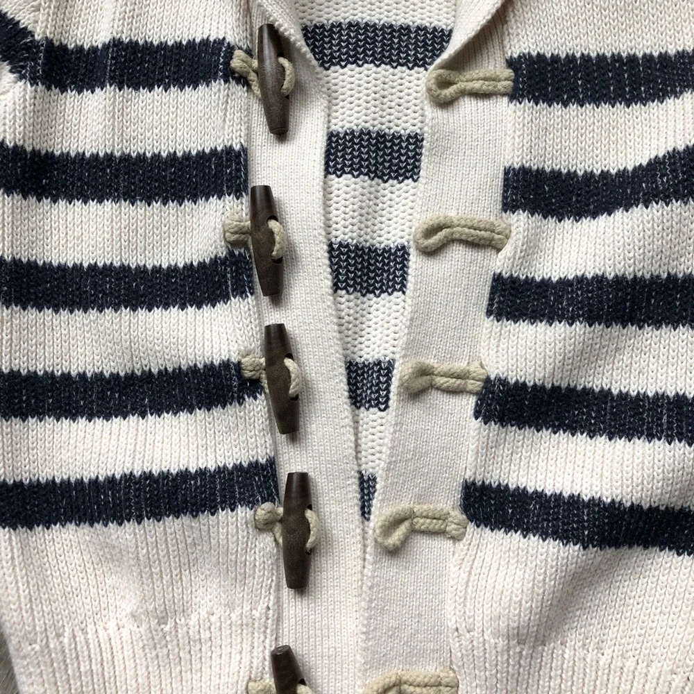 Gap sweater